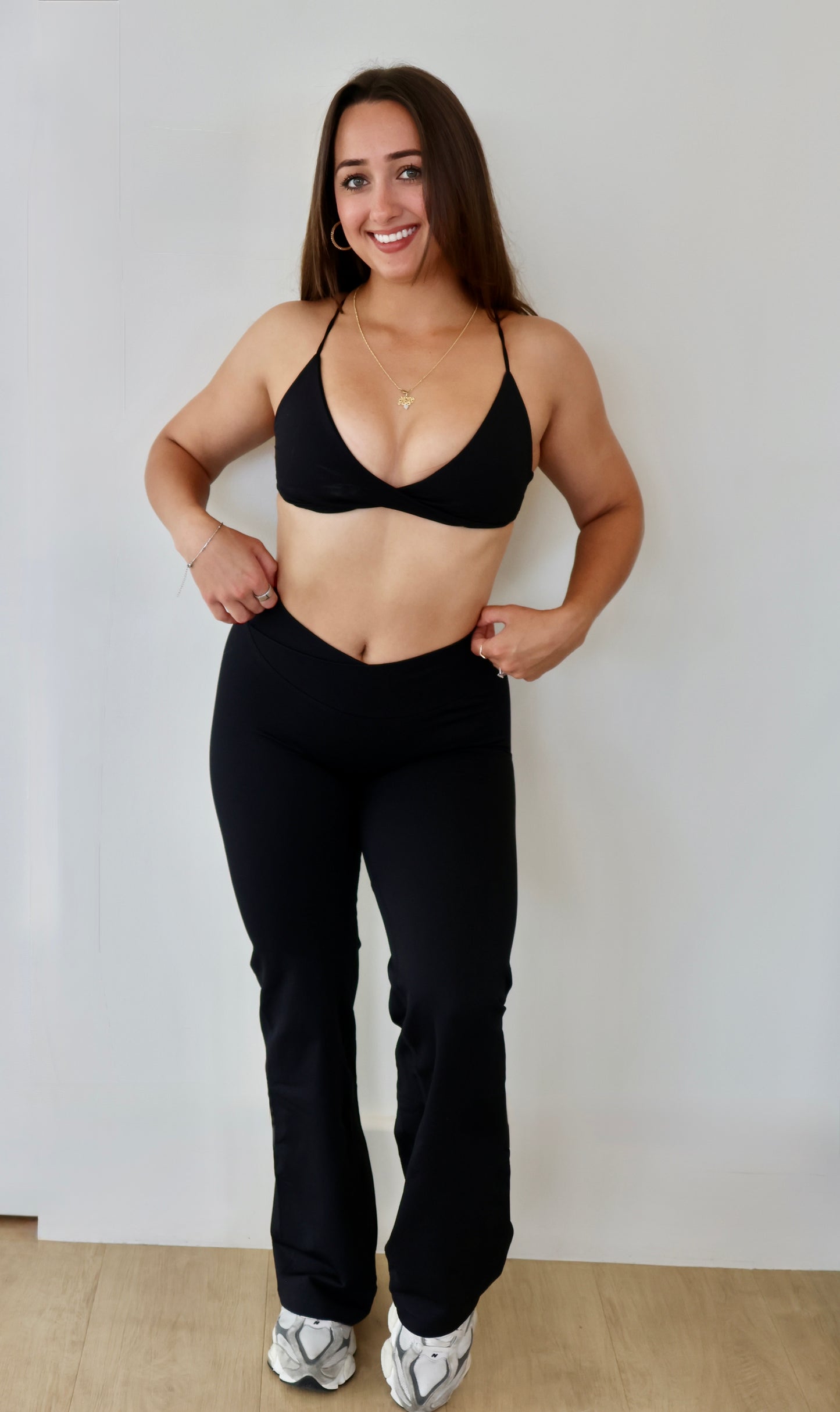 SUMMER COLLECTION                                  V-CUT FLARE LEGGINGS